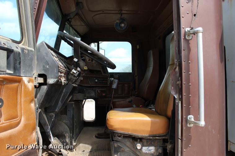 image for item L4970 1990 Freightliner FLD dump truck