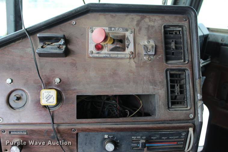 image for item L4970 1990 Freightliner FLD dump truck