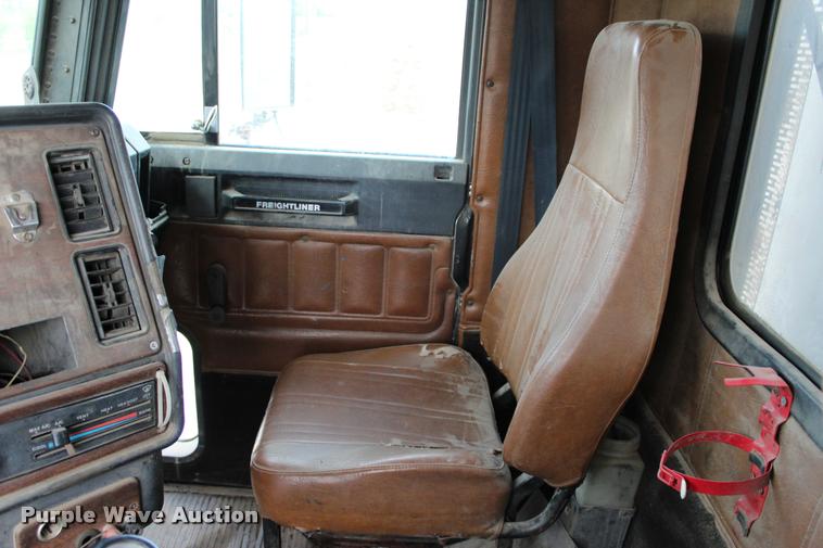 image for item L4970 1990 Freightliner FLD dump truck