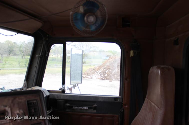 image for item L4970 1990 Freightliner FLD dump truck