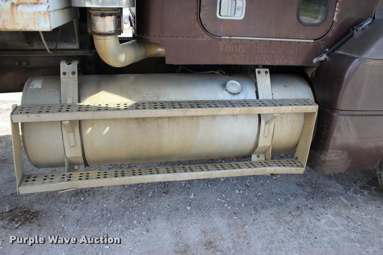 image for item L4970 1990 Freightliner FLD dump truck