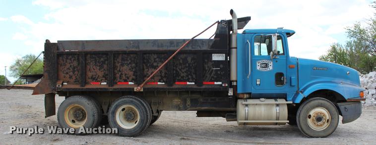 image for item L4971 1995 International 9400 dump truck