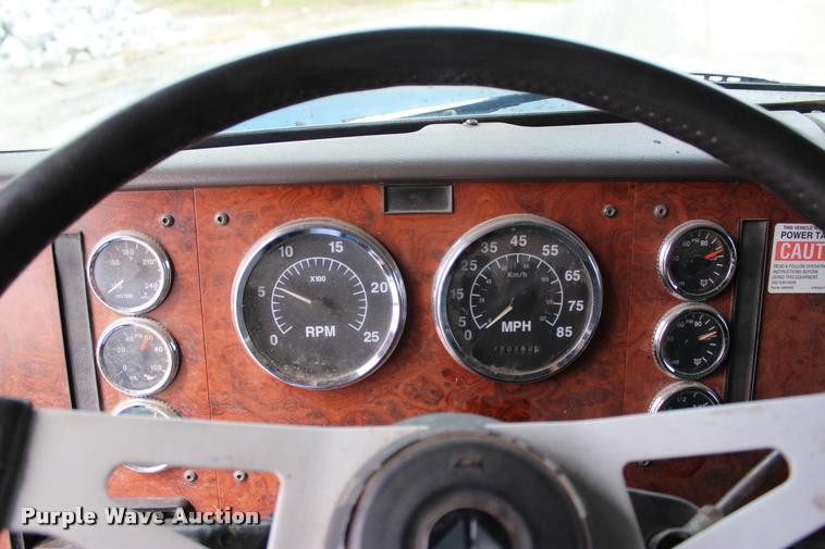 image for item L4971 1995 International 9400 dump truck