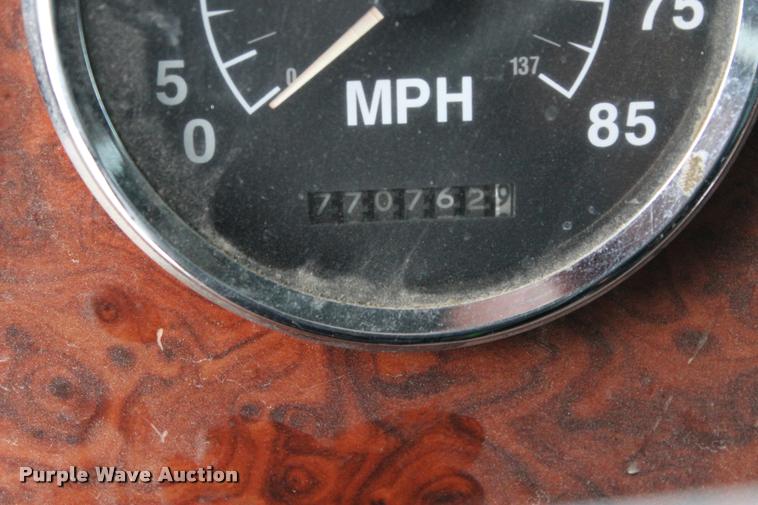 image for item L4971 1995 International 9400 dump truck