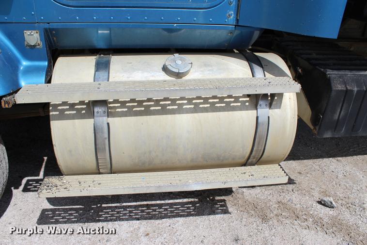 image for item L4971 1995 International 9400 dump truck