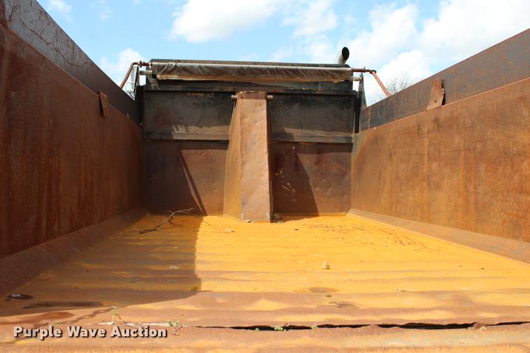 image for item L4971 1995 International 9400 dump truck