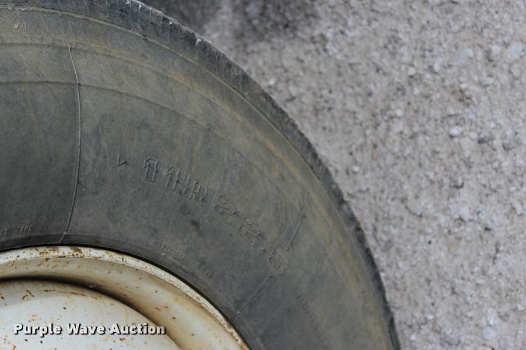 image for item L4971 1995 International 9400 dump truck