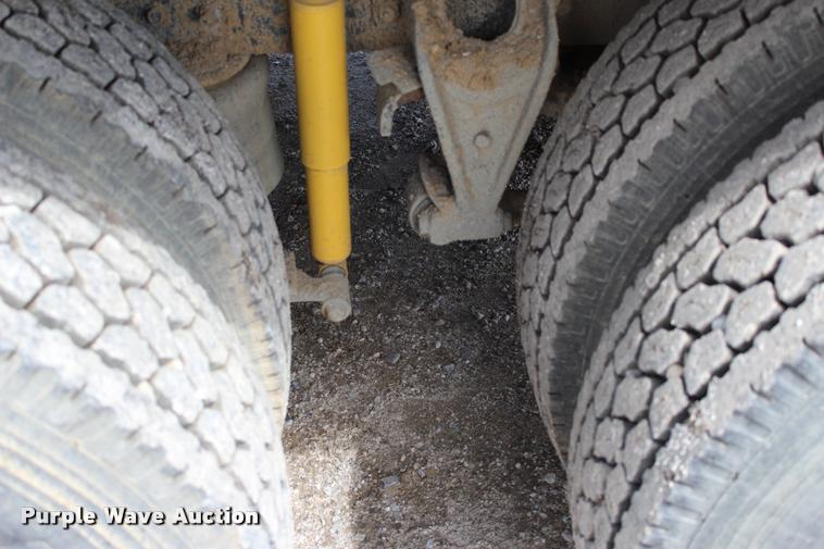 image for item L4971 1995 International 9400 dump truck