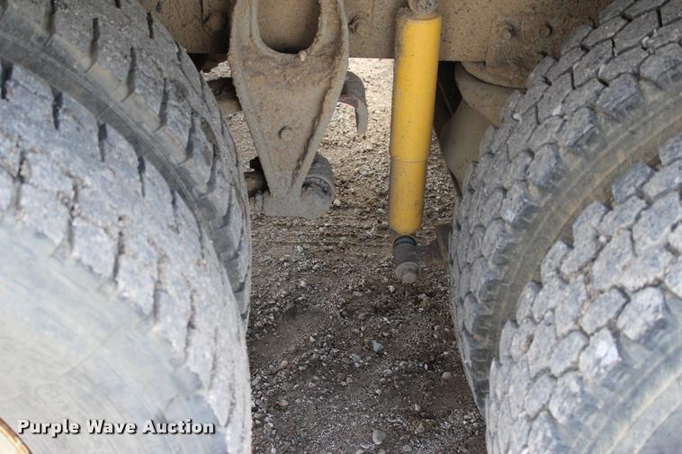 image for item L4971 1995 International 9400 dump truck