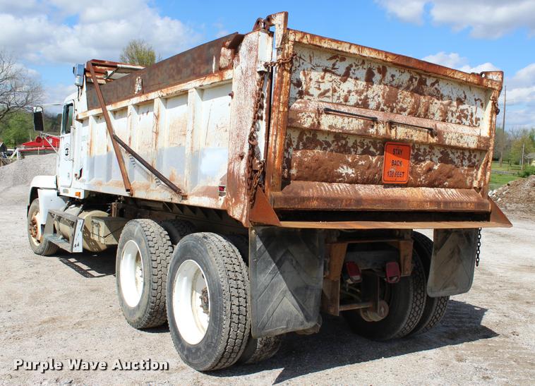 image for item L4972 1993 Freightliner FLD dump truck