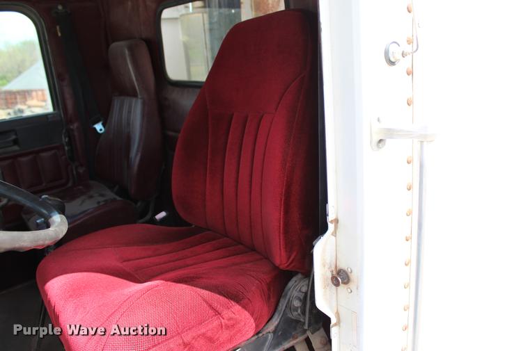 image for item L4972 1993 Freightliner FLD dump truck