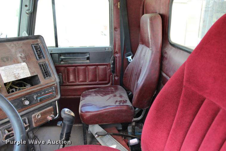 image for item L4972 1993 Freightliner FLD dump truck