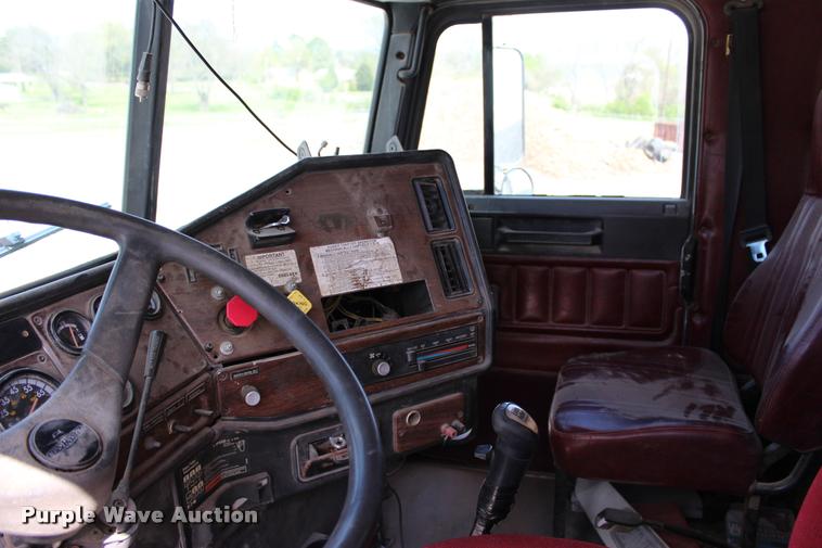 image for item L4972 1993 Freightliner FLD dump truck