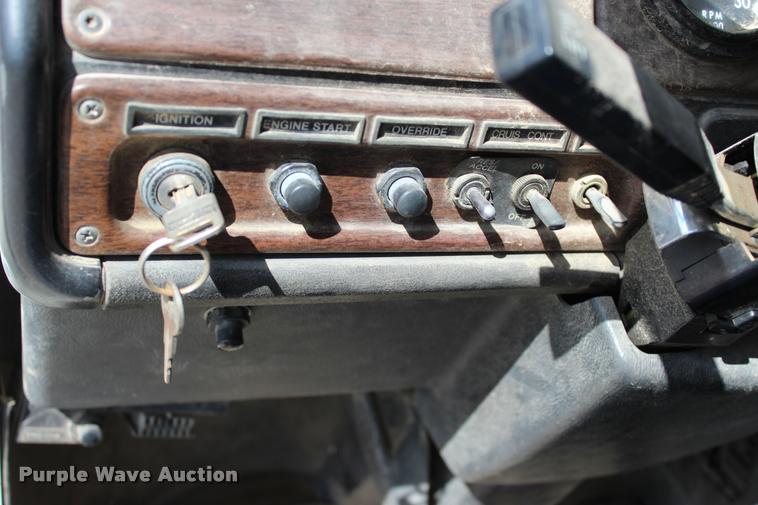 image for item L4972 1993 Freightliner FLD dump truck