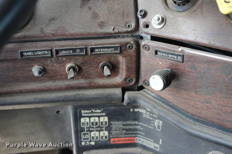 image for item L4972 1993 Freightliner FLD dump truck