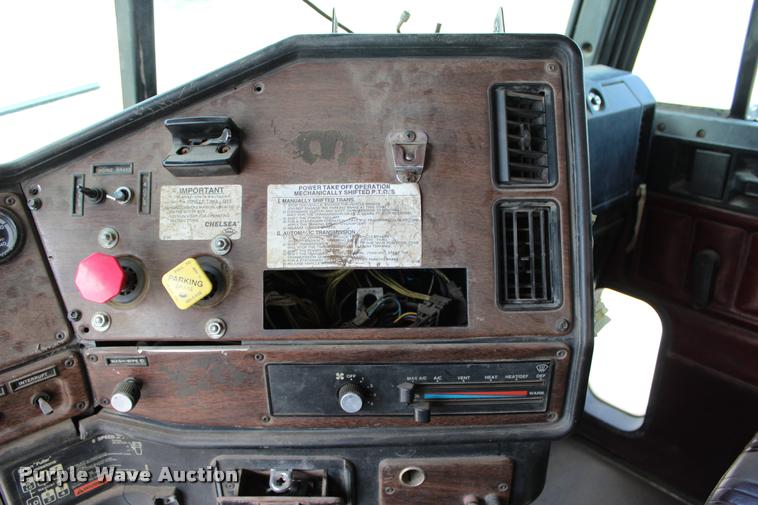 image for item L4972 1993 Freightliner FLD dump truck