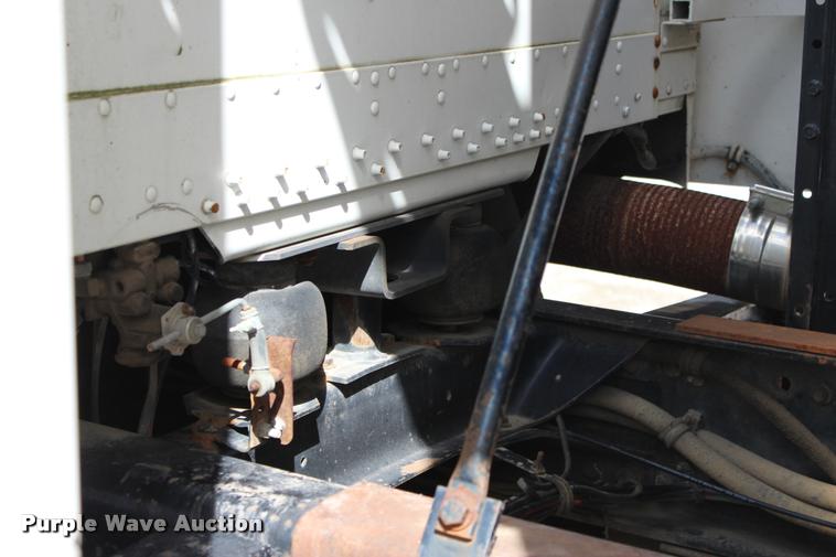 image for item L4972 1993 Freightliner FLD dump truck