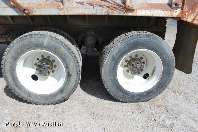 image for item L4972 1993 Freightliner FLD dump truck