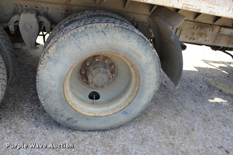 image for item L4972 1993 Freightliner FLD dump truck