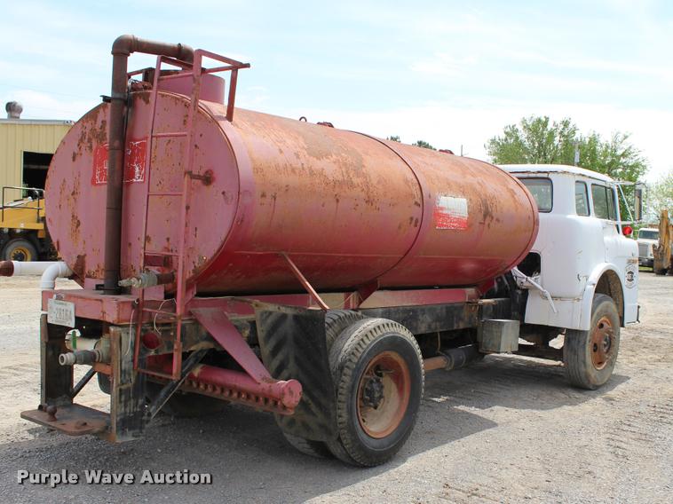 image for item L4973 1978 Ford 8000 tank truck