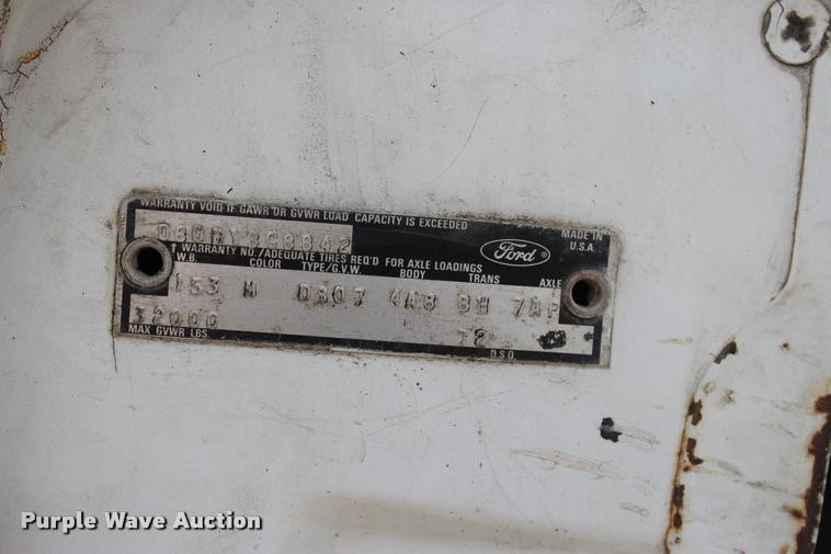 image for item L4973 1978 Ford 8000 tank truck