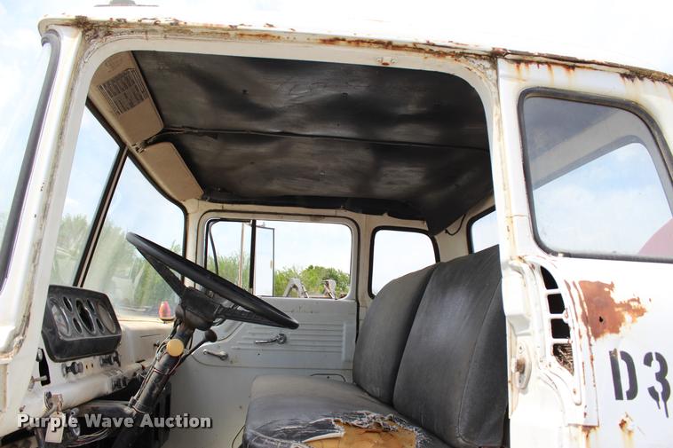 image for item L4973 1978 Ford 8000 tank truck