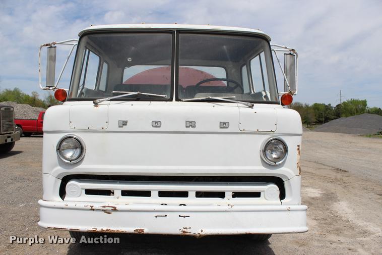 image for item L4973 1978 Ford 8000 tank truck