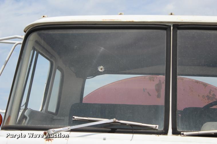 image for item L4973 1978 Ford 8000 tank truck