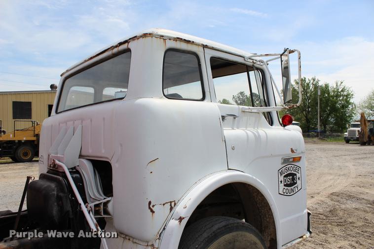 image for item L4973 1978 Ford 8000 tank truck