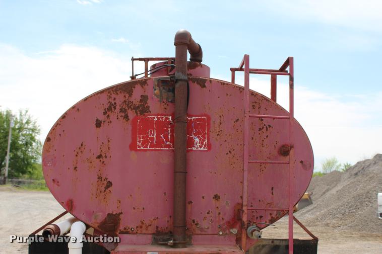 image for item L4973 1978 Ford 8000 tank truck