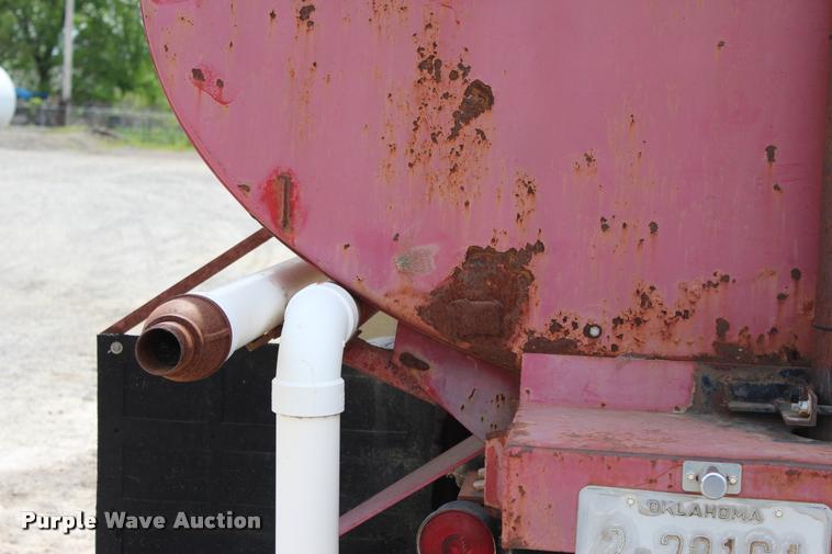 image for item L4973 1978 Ford 8000 tank truck