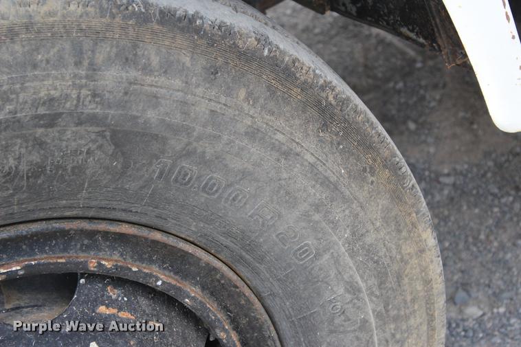 image for item L4973 1978 Ford 8000 tank truck