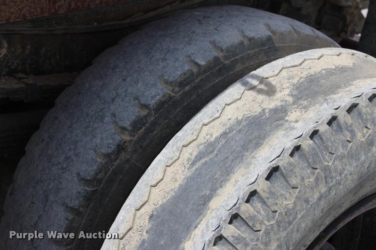 image for item L4973 1978 Ford 8000 tank truck