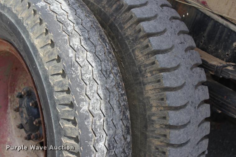 image for item L4973 1978 Ford 8000 tank truck