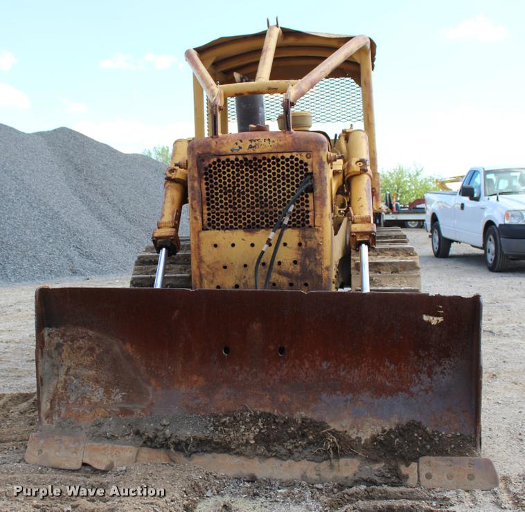 image for item L4974 1964 Caterpillar D6B dozer