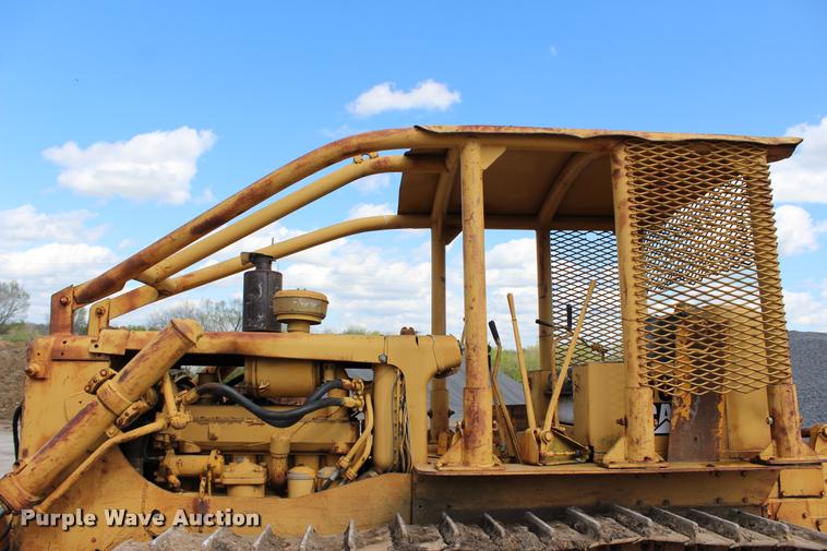 image for item L4974 1964 Caterpillar D6B dozer