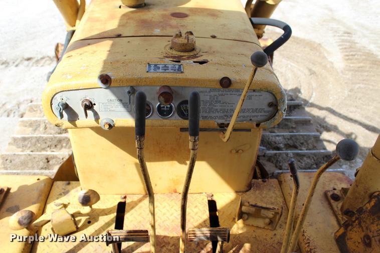 image for item L4974 1964 Caterpillar D6B dozer