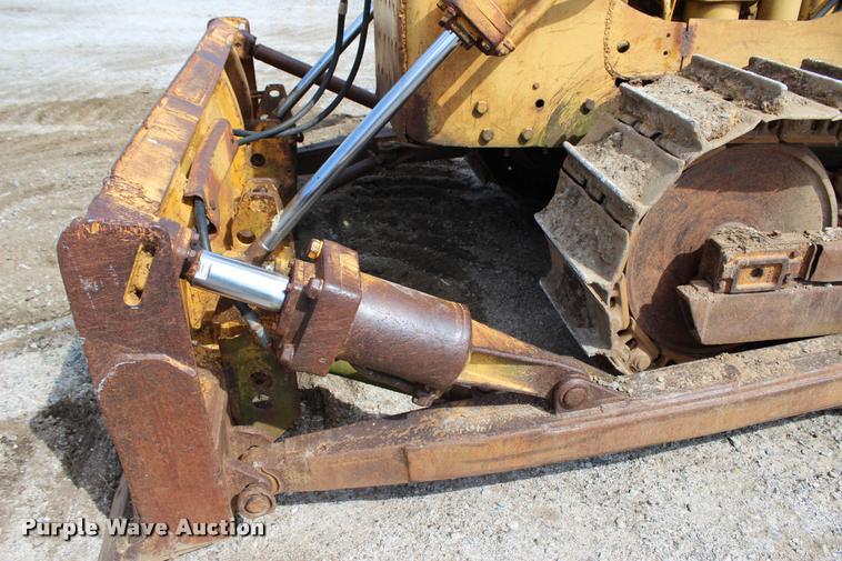 image for item L4974 1964 Caterpillar D6B dozer