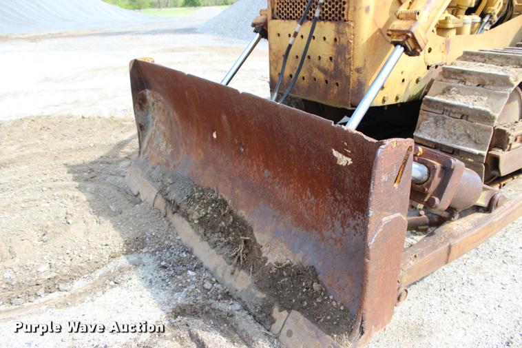 image for item L4974 1964 Caterpillar D6B dozer