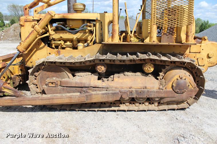 image for item L4974 1964 Caterpillar D6B dozer