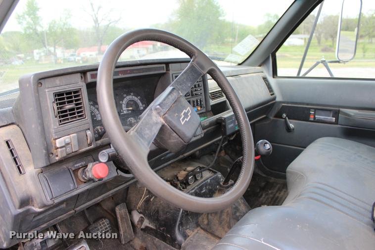 image for item L4975 1995 Chevrolet Kodiak service truck with crane