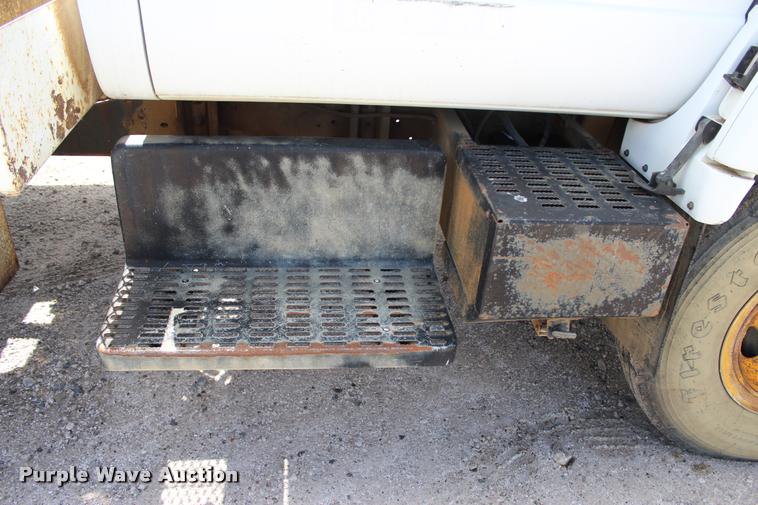 image for item L4975 1995 Chevrolet Kodiak service truck with crane