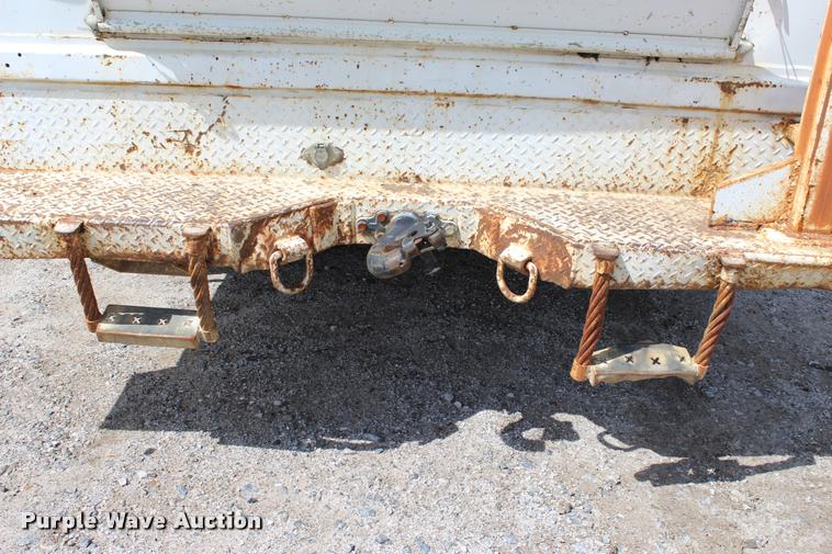 image for item L4975 1995 Chevrolet Kodiak service truck with crane