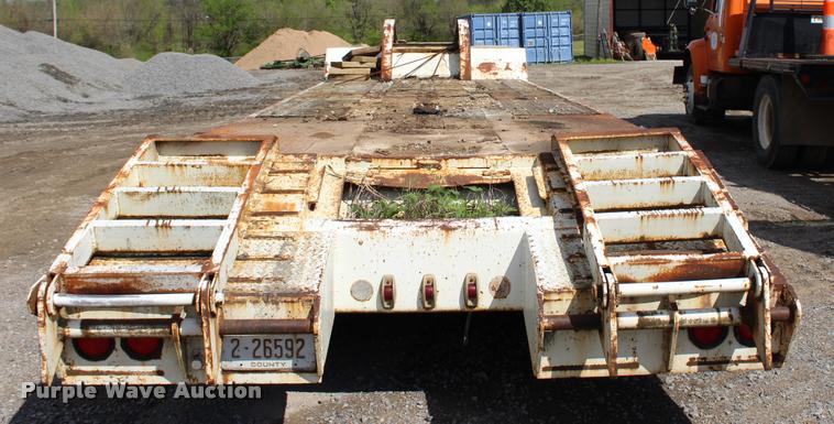image for item L4977 1978 Phelan WT25KZA drop deck equipment trailer
