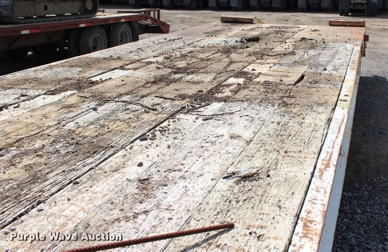 image for item L4977 1978 Phelan WT25KZA drop deck equipment trailer
