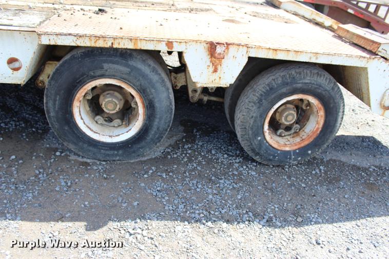 image for item L4977 1978 Phelan WT25KZA drop deck equipment trailer
