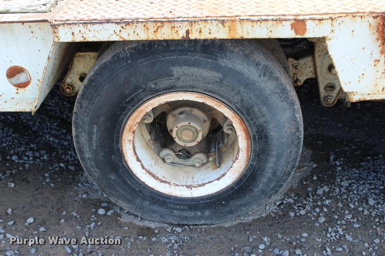 image for item L4977 1978 Phelan WT25KZA drop deck equipment trailer