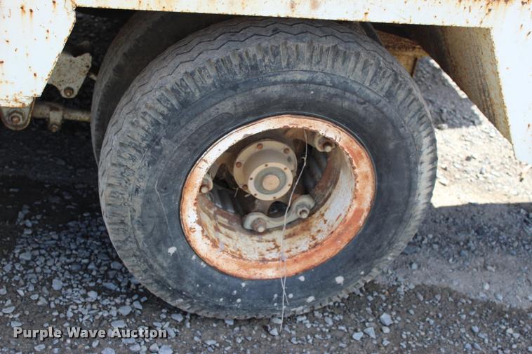 image for item L4977 1978 Phelan WT25KZA drop deck equipment trailer
