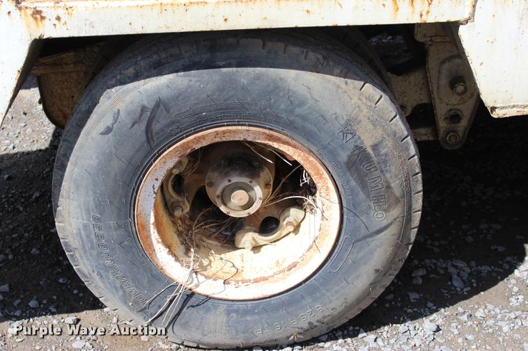 image for item L4977 1978 Phelan WT25KZA drop deck equipment trailer