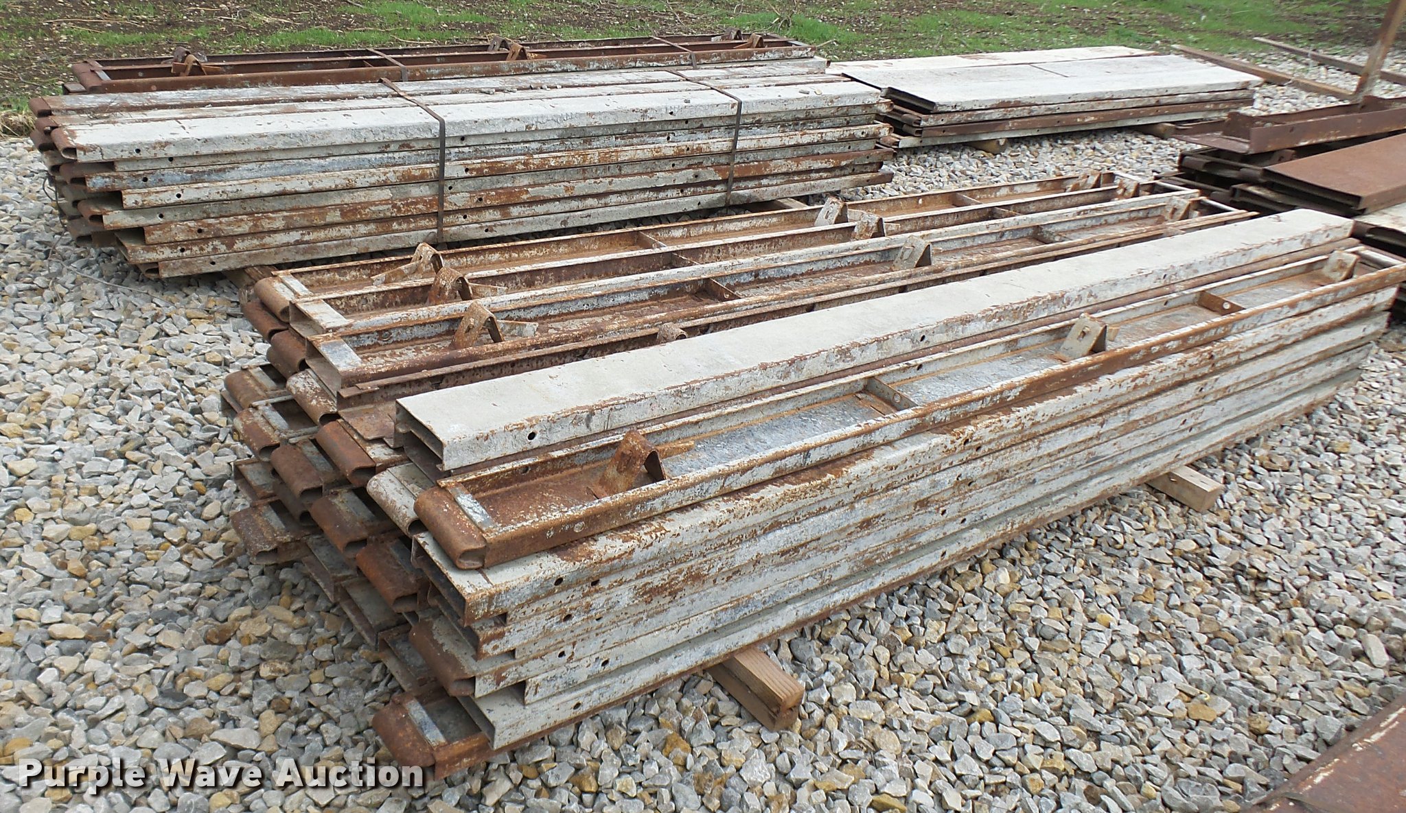 (100) steel concrete forms in Harrisonville, MO Item CC9126 sold